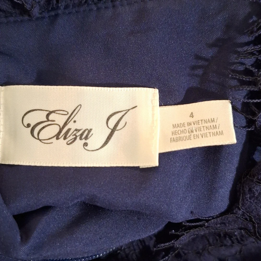 Eliza J elegant Navy Fit Flare Lace Dress Sz 4 *J - Picture 9 of 10